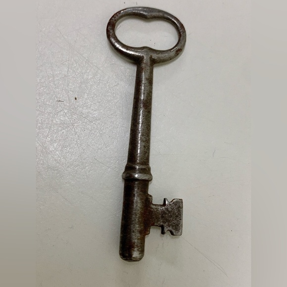 c. 1900 Antique Michigan Industrial Commercial Solid Barrel Skeleton Key - Picture 6 of 14